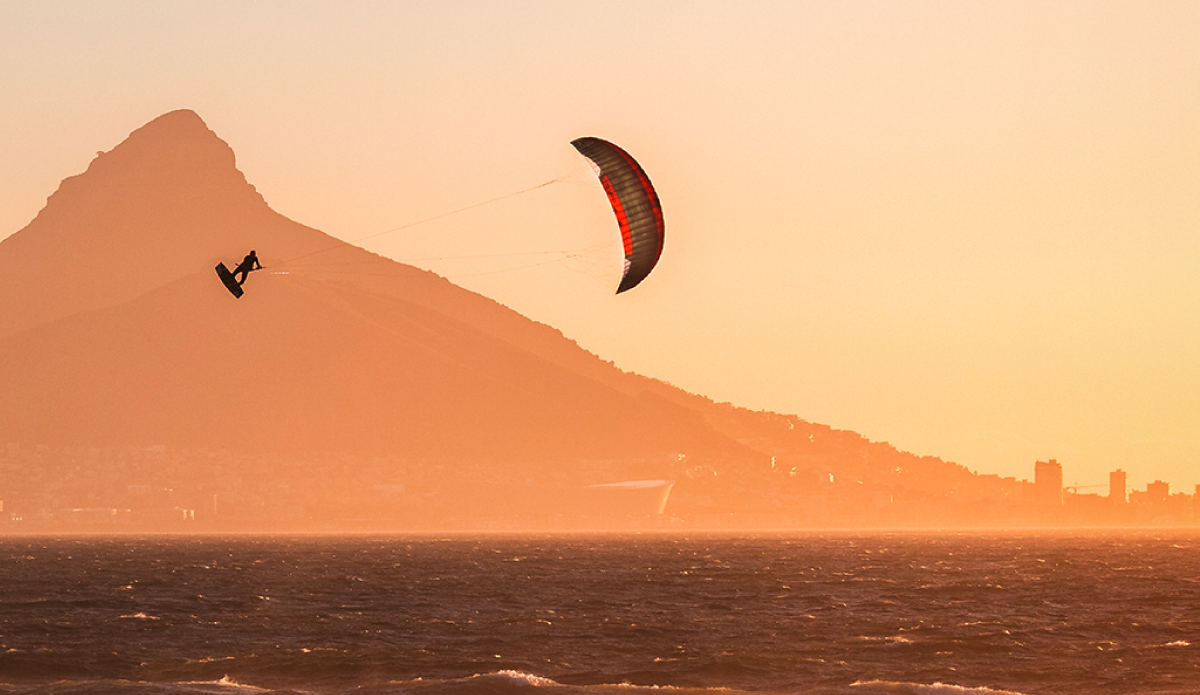 FLYSURFER Kiteboarding - everyday is a kiteday Marke Flysurfer